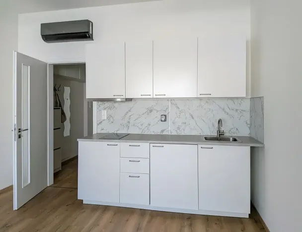 Pronájem kanceláře, Brno, Komárovská, 29 m2