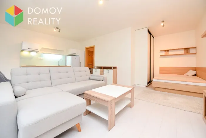Pronájem bytu 1+kk, Praha, Dolnocholupická, 37 m2