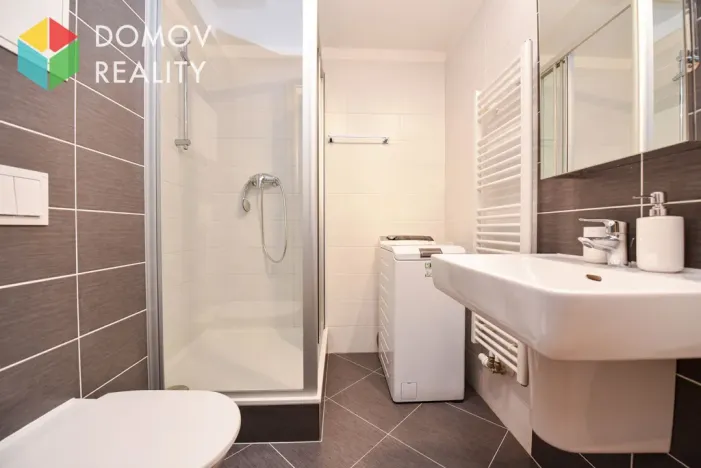 Pronájem bytu 1+kk, Praha, Dolnocholupická, 37 m2