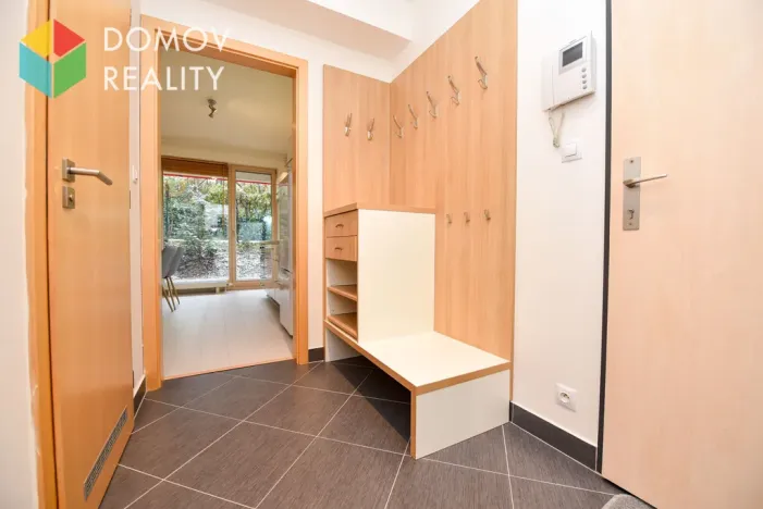 Pronájem bytu 1+kk, Praha, Dolnocholupická, 37 m2