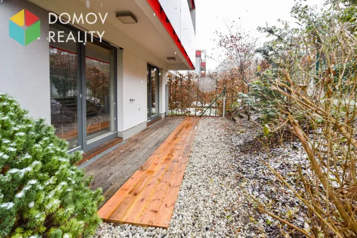 Pronájem bytu 1+kk, Praha, Dolnocholupická, 37 m2