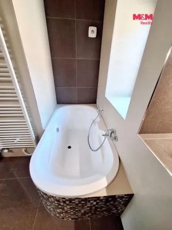 Prodej rodinného domu, Náchod - Jizbice, 149 m2