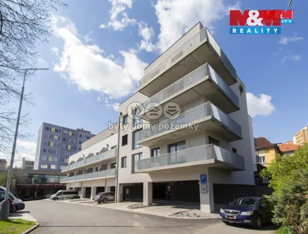 Pronájem garážového stání, Beroun - Beroun-Město, Okružní, 15 m2
