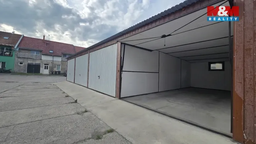 Prodej garáže, Chropyně, 21 m2
