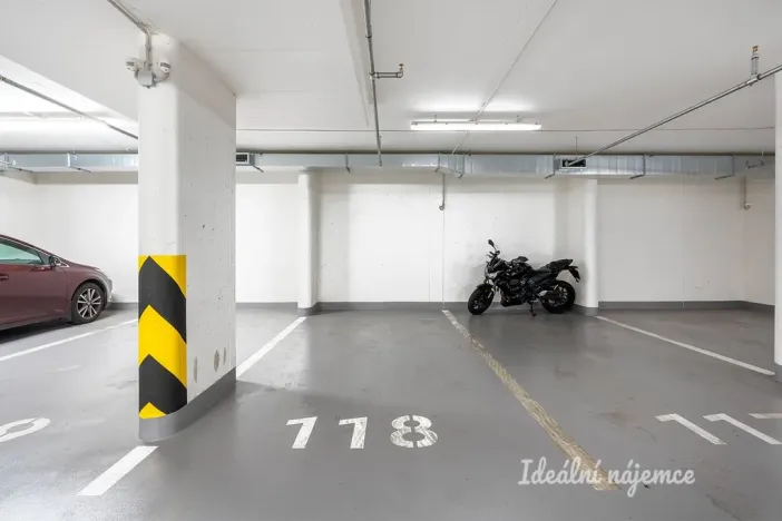Pronájem bytu 1+kk, Praha - Hloubětín, Domalípova, 32 m2