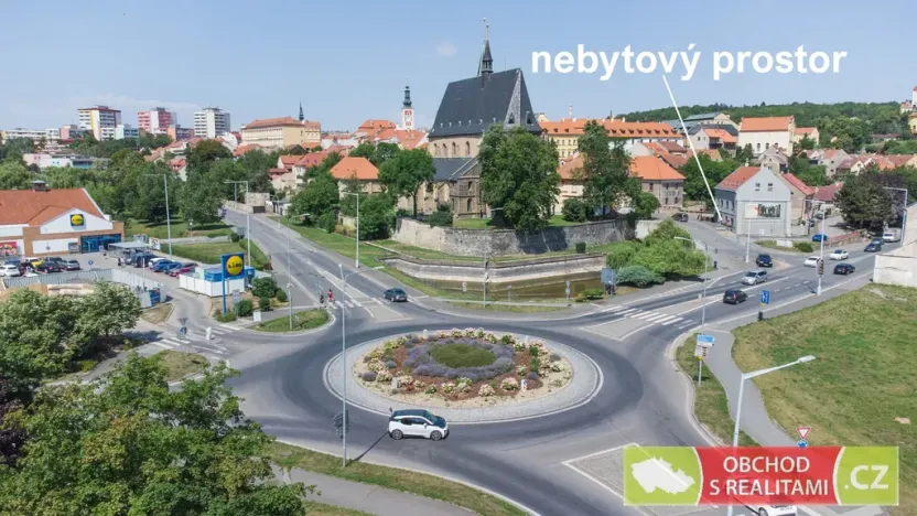 Prodej obchodního prostoru, Slaný, Vinařického, 74 m2