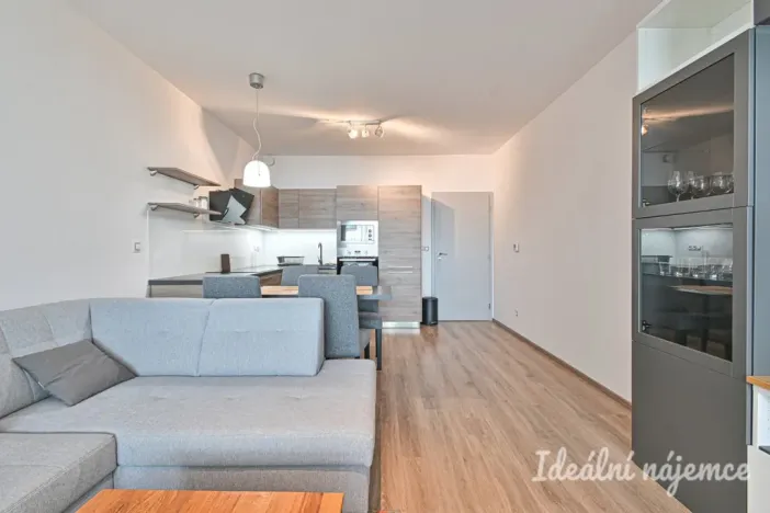 Pronájem bytu 2+kk, Moravany, Višňová, 61 m2