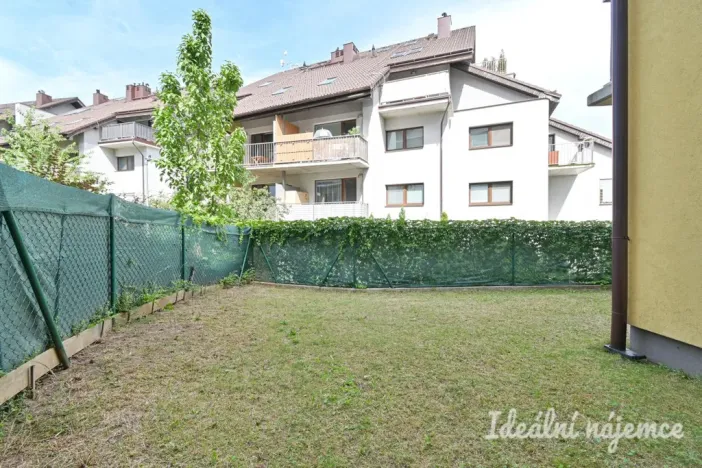 Pronájem bytu 2+kk, Moravany, Višňová, 61 m2