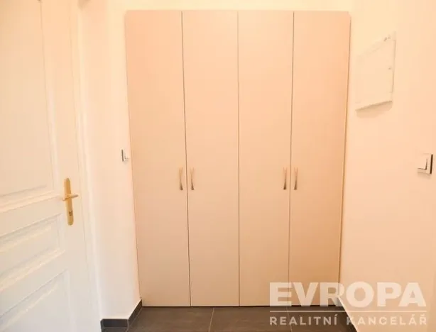 Pronájem bytu 1+kk, Praha, Peckova, 32 m2