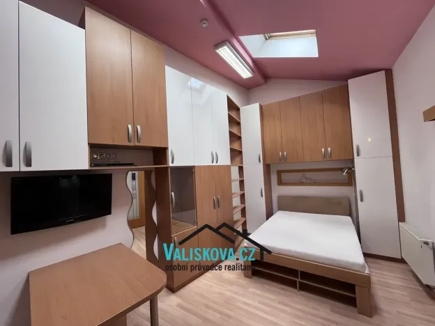 Pronájem bytu 1+kk, Kroměříž, Oskol, 25 m2