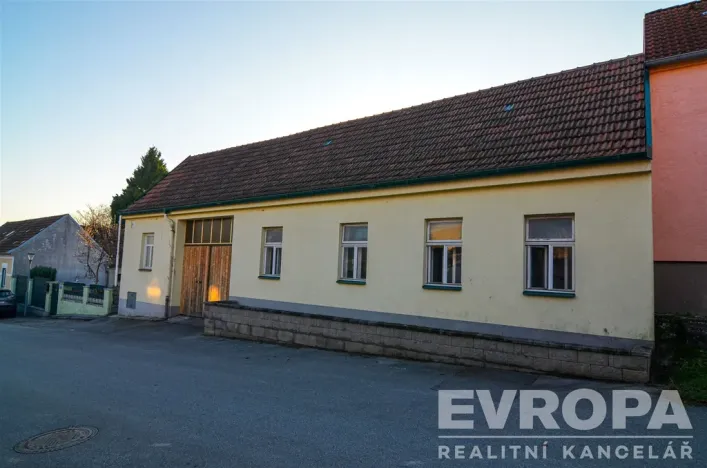 Prodej rodinného domu, Břeclav - Poštorná, Celnice-středisko služeb, 120 m2