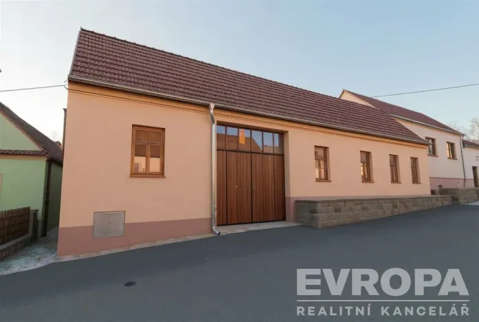 Prodej rodinného domu, Břeclav - Poštorná, Celnice-středisko služeb, 120 m2