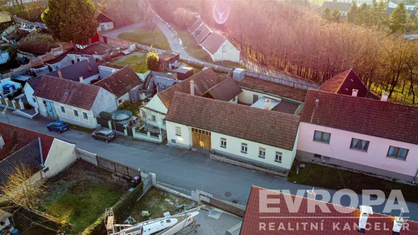 Prodej rodinného domu, Břeclav - Poštorná, Celnice-středisko služeb, 120 m2