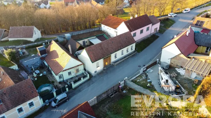 Prodej rodinného domu, Břeclav - Poštorná, Celnice-středisko služeb, 120 m2