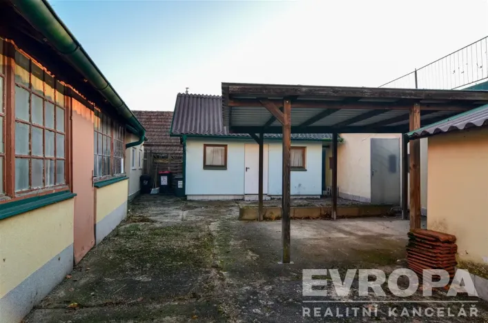 Prodej rodinného domu, Břeclav - Poštorná, Celnice-středisko služeb, 120 m2