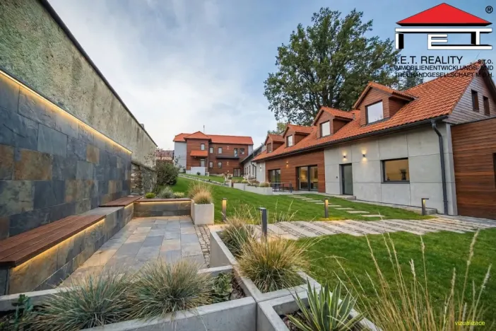Prodej činžovního domu, Rynholec, nám. 1. máje, 561 m2