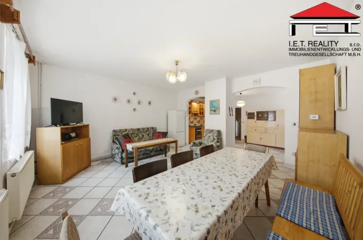 Prodej činžovního domu, Rynholec, nám. 1. máje, 561 m2