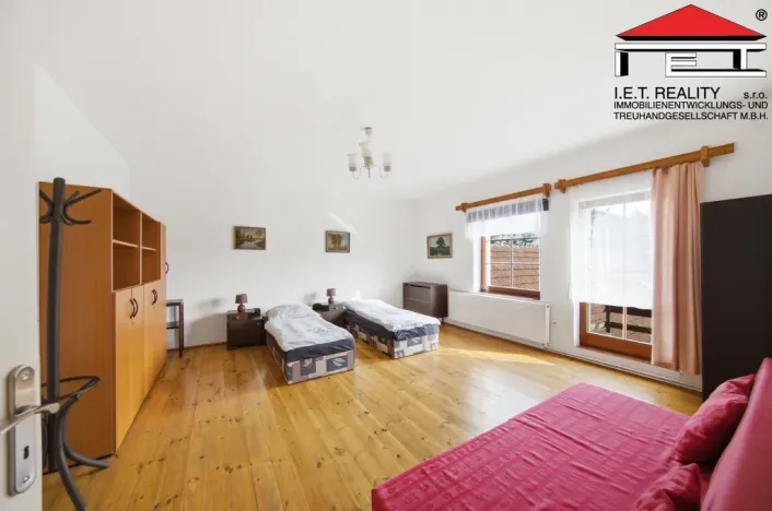 Prodej činžovního domu, Rynholec, nám. 1. máje, 561 m2