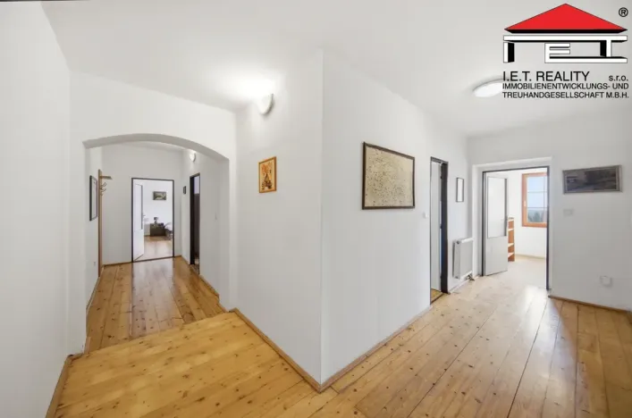 Prodej činžovního domu, Rynholec, nám. 1. máje, 561 m2