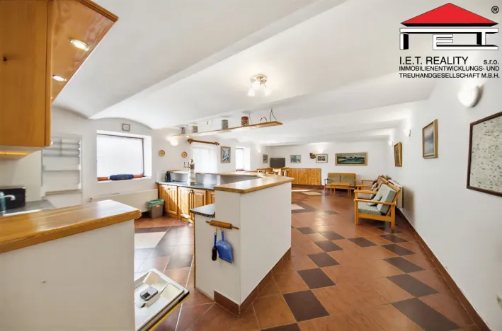 Prodej činžovního domu, Rynholec, nám. 1. máje, 561 m2