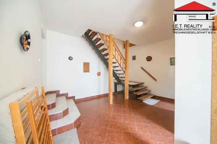 Prodej činžovního domu, Rynholec, nám. 1. máje, 561 m2