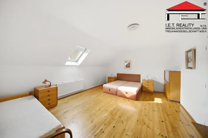 Prodej činžovního domu, Rynholec, nám. 1. máje, 561 m2