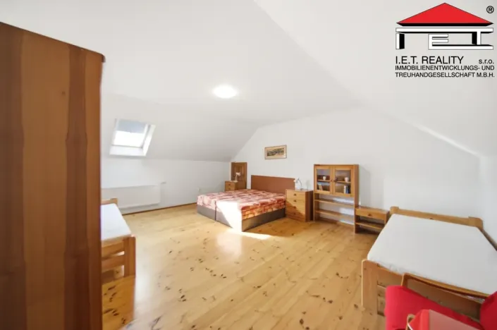 Prodej činžovního domu, Rynholec, nám. 1. máje, 561 m2