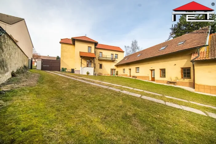 Prodej činžovního domu, Rynholec, nám. 1. máje, 561 m2