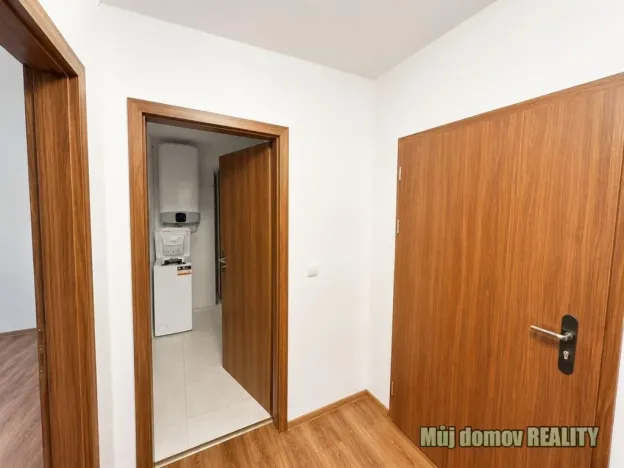 Pronájem bytu 2+kk, Praha - Hloubětín, 39 m2