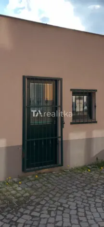 Pronájem obchodního prostoru, Karviná, Božkova, 8 m2