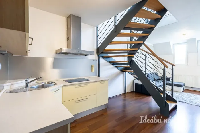 Pronájem bytu 2+kk, Praha - Kbely, Pod Nouzovem, 57 m2