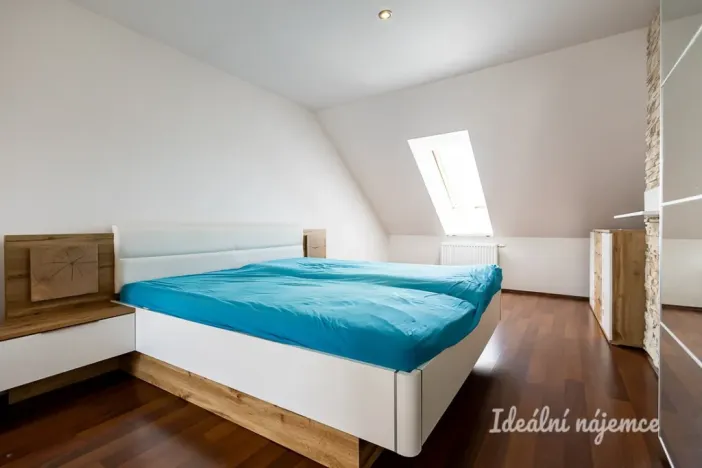 Pronájem bytu 2+kk, Praha - Kbely, Pod Nouzovem, 57 m2