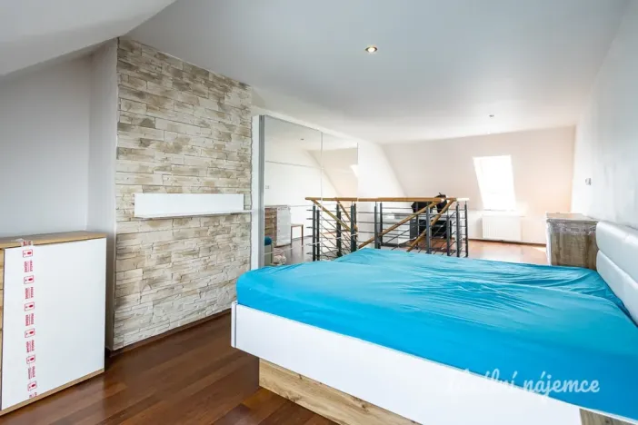 Pronájem bytu 2+kk, Praha - Kbely, Pod Nouzovem, 57 m2