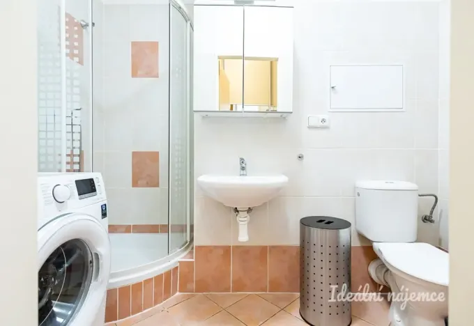 Pronájem bytu 2+kk, Praha - Kbely, Pod Nouzovem, 57 m2