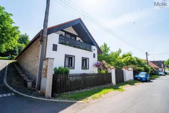 Prodej rodinného domu, Pnětluky - Konětopy, 248 m2