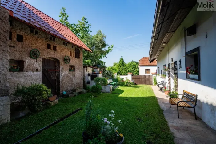 Prodej rodinného domu, Pnětluky - Konětopy, 248 m2
