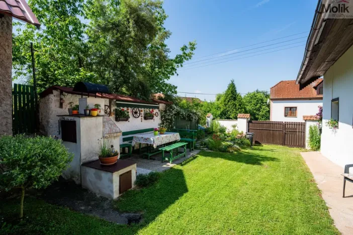 Prodej rodinného domu, Pnětluky - Konětopy, 248 m2