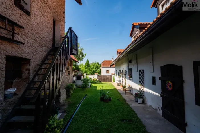 Prodej rodinného domu, Pnětluky - Konětopy, 248 m2