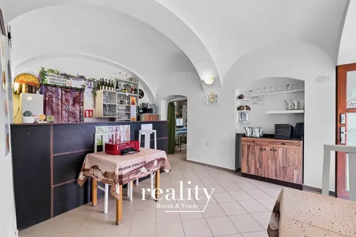 Pronájem obchodního prostoru, Znojmo, Horní náměstí, 115 m2