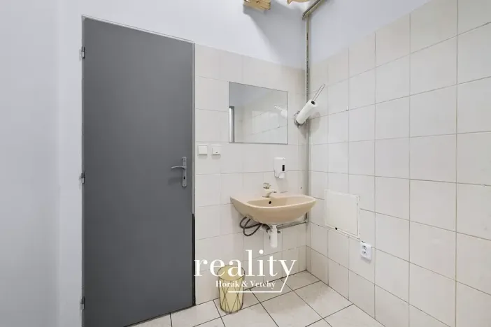 Pronájem obchodního prostoru, Znojmo, Horní náměstí, 115 m2