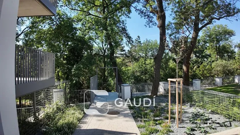 Pronájem bytu 1+kk, Praha - Hrdlořezy, Mezitraťová, 37 m2