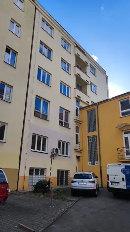 Prodej obchodního prostoru, Praha, Bělohorská, 86 m2