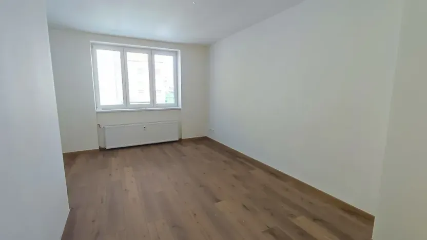 Prodej obchodního prostoru, Praha, Bělohorská, 86 m2