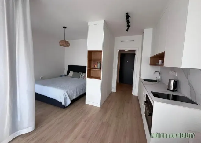 Pronájem bytu 1+kk, Praha - Smíchov, U Lihovaru, 31 m2