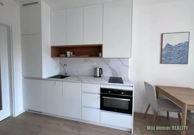 Pronájem bytu 1+kk, Praha - Smíchov, U Lihovaru, 31 m2