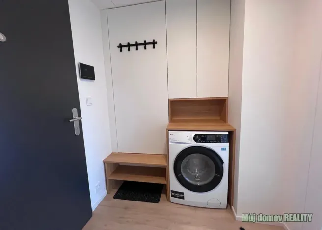 Pronájem bytu 1+kk, Praha - Smíchov, U Lihovaru, 31 m2