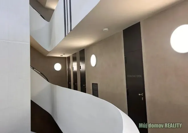 Pronájem bytu 2+kk, Praha - Libeň, Zenklova, 53 m2