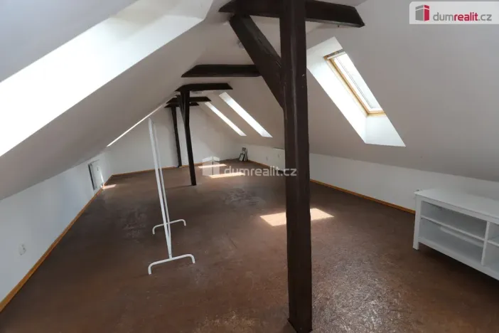 Prodej bytu 2+1, Karlovy Vary, Vítězná, 110 m2