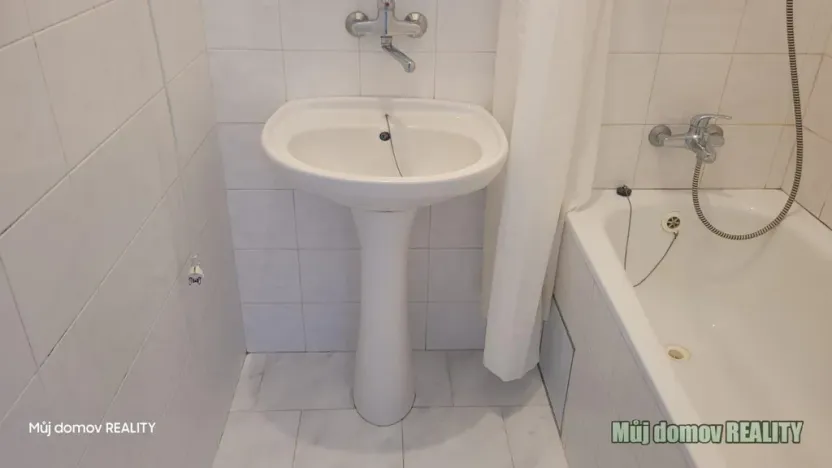 Pronájem bytu 3+1, Praha - Kobylisy, Nad záložnou, 85 m2