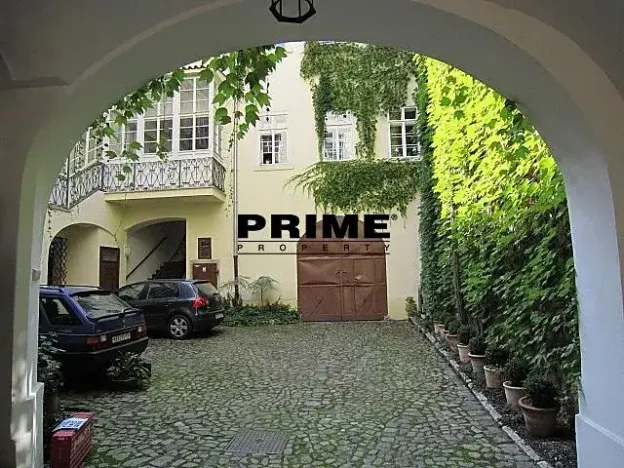 Pronájem bytu 3+1, Praha - Malá Strana, Sněmovní, 85 m2